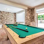 بيت للعطل With Fireplace Iv