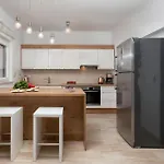 With Fireplace Iv بيت للعطل *