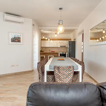 Stunning In With Wifi Holiday home Premantura