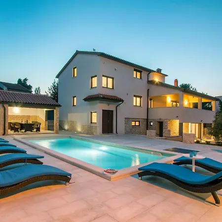 Holiday home Stunning In With Wifi *