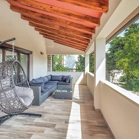 Holiday home Stunning In With Wifi Premantura